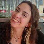 Profesora con C2 en inglés, adecuada para enseñar inglés a adultos, a nivel A1-B2